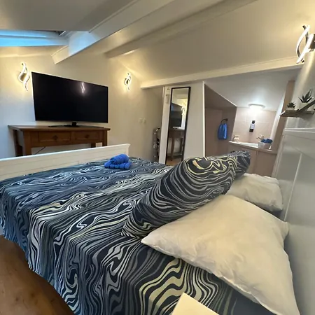 Duplex Proche Port De Nice